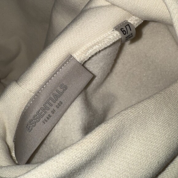 Essentials Fear Of God Hoodie 1977 Egg Shell Kids Size Small 6/7 Authentic - Picture 3 of 3